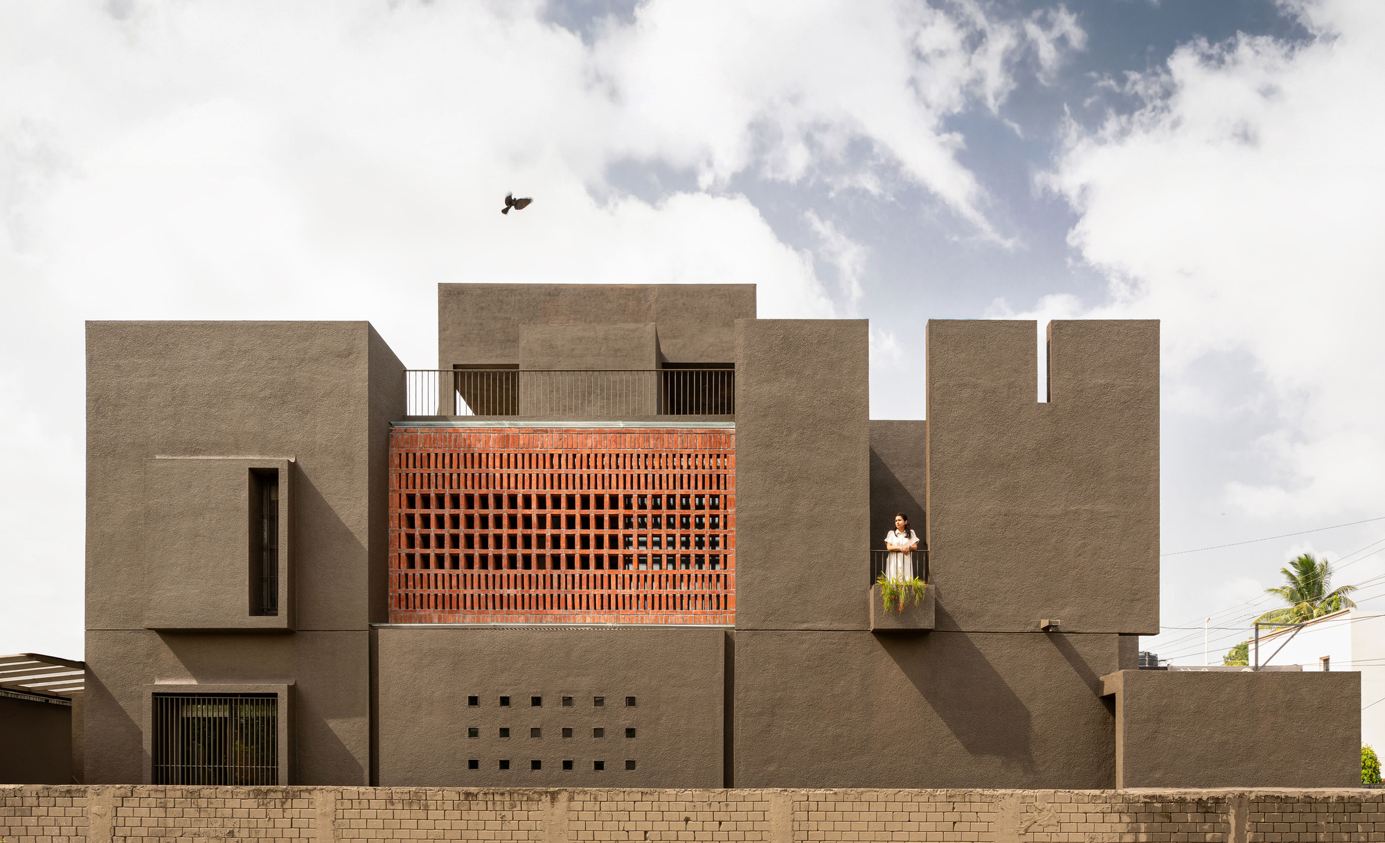 H-Home / Studio Nirbay | Partering