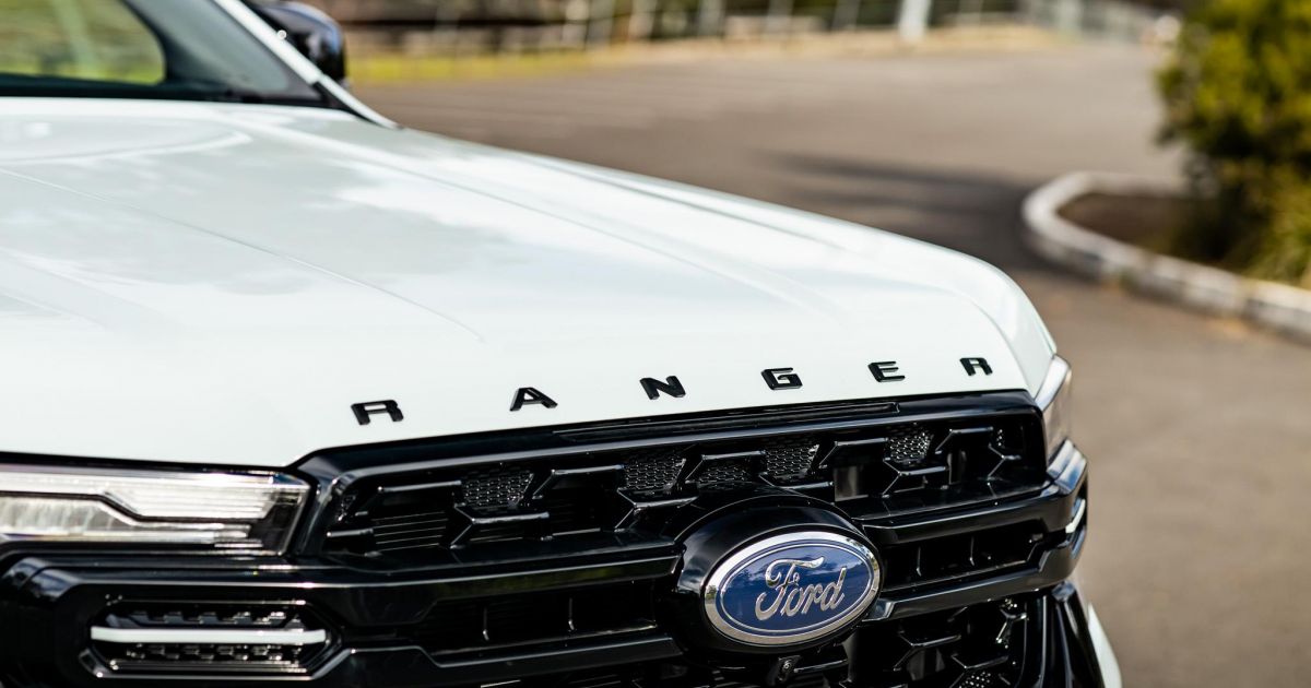 Ford publica US $ 77,6 bilhões de receita recorde em meio a perdas tarifárias