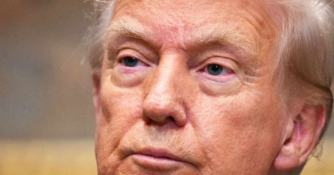 Trump termina a isenção tarifária para pequenos pacotes