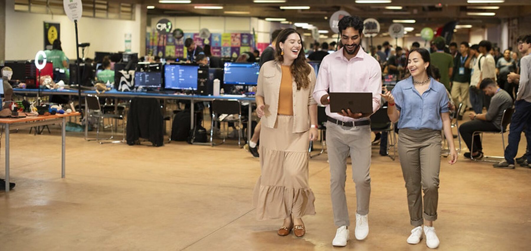 Embratur promove o Brasil como destino de excelência para o turismo de negócios e eventos na COCAL 2025