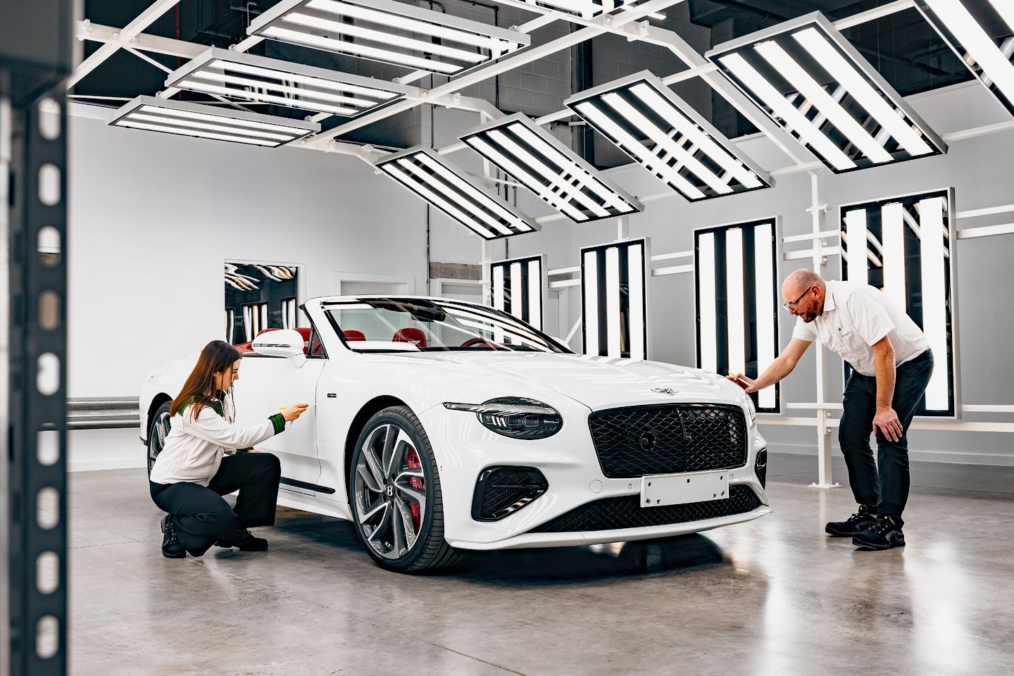 A produção de carros do Reino Unido mergulha em meio a uma incerteza mais ampla