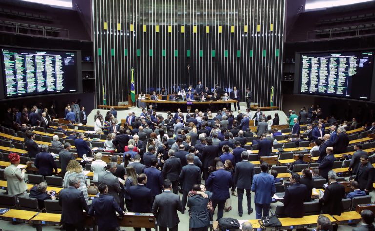 Balanço do semestre: aumento do número de deputados foi vetado – Notícias