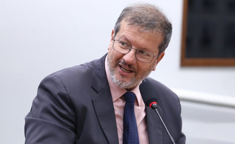 Comissão aprova isenção de tributos em equipamentos de informática vendidos para idosos carentes – Notícias