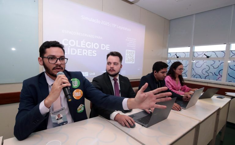 Projeto Politeia, experiência prática de universitários como deputados, termina nesta sexta-feira – Notícias