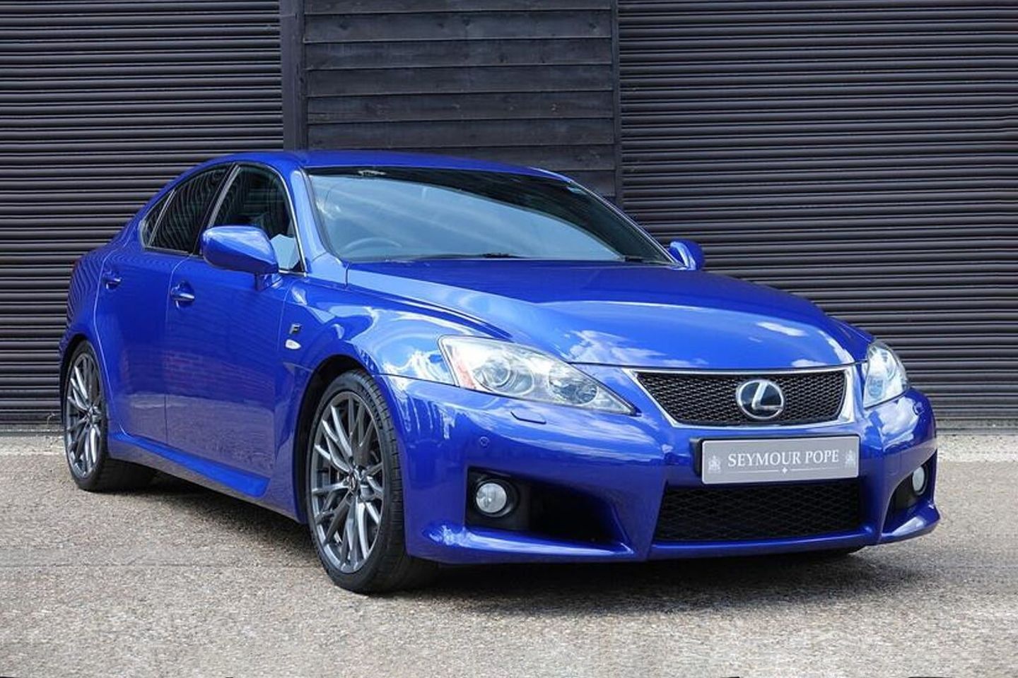 Lexus é f | Identificado