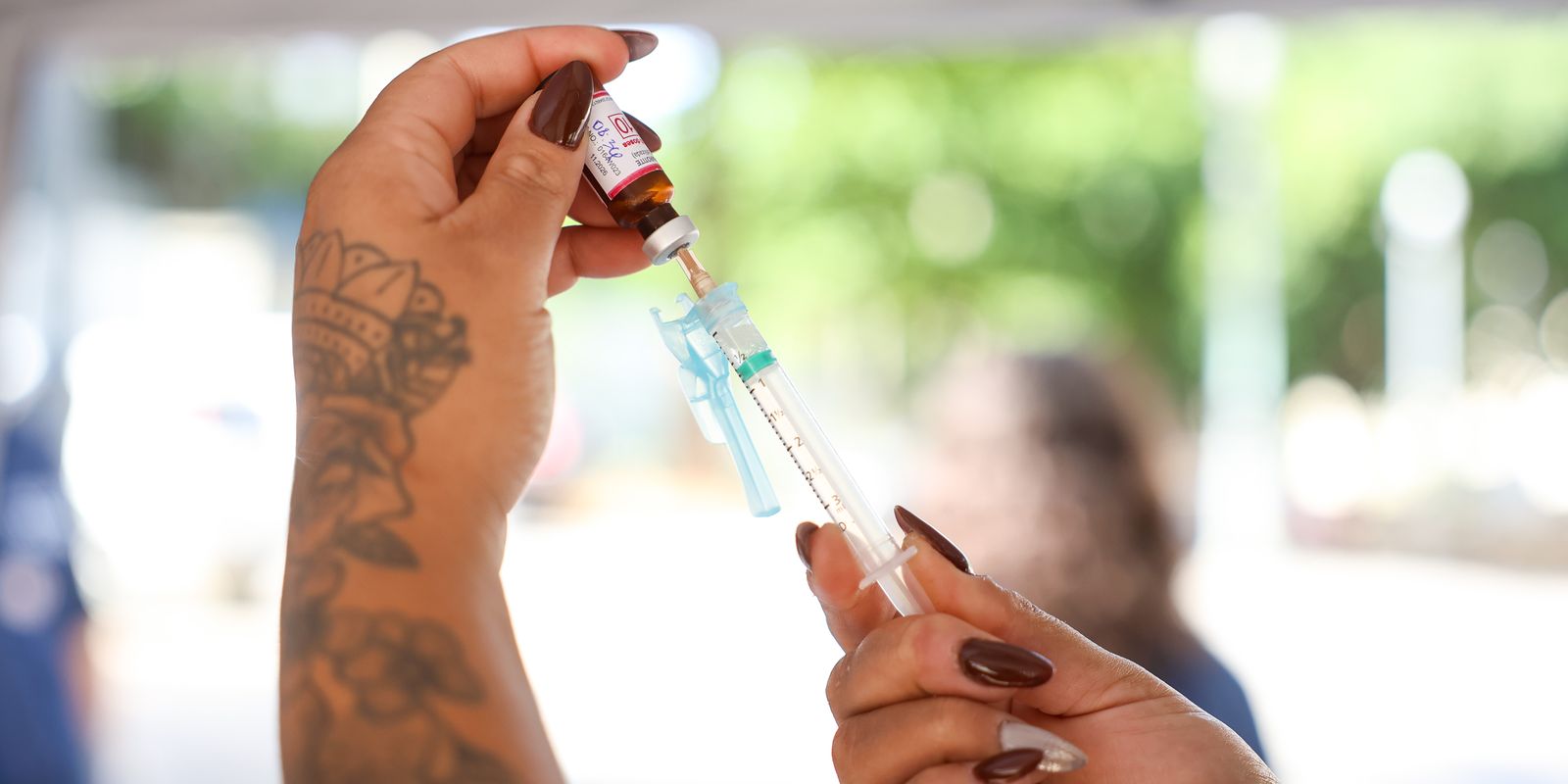 Saúde abre consulta sobre inclusão da vacina meningo B no SUS