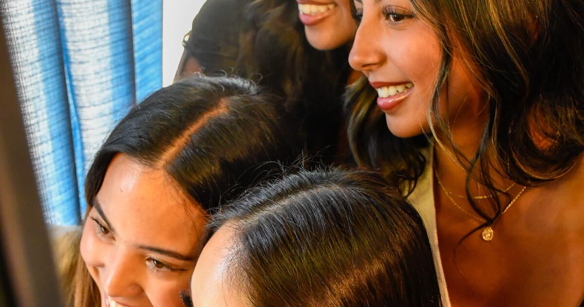 Um museu de cabine de fotos está abrindo em LA, aqui está como experimentá -lo.