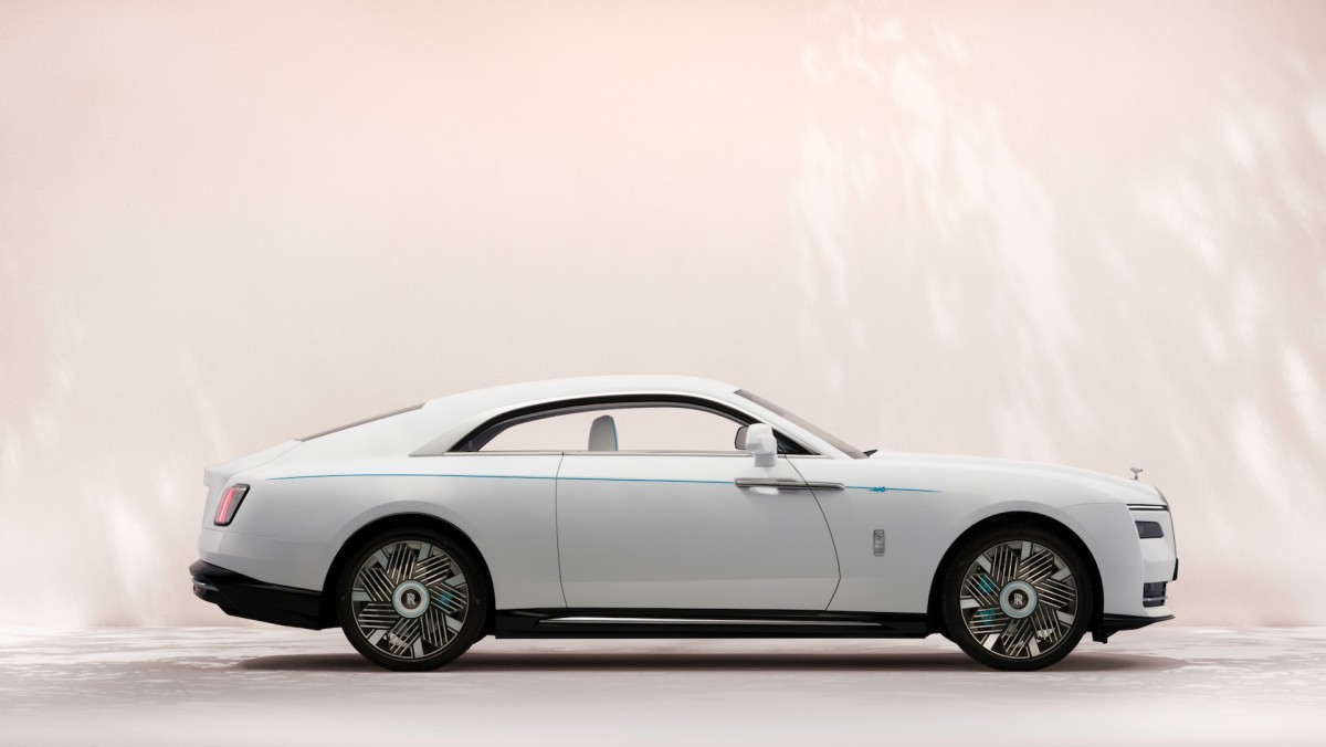Rolls-Royce colocou 4.796 estrelas em seu novo Spectre Primavera EV