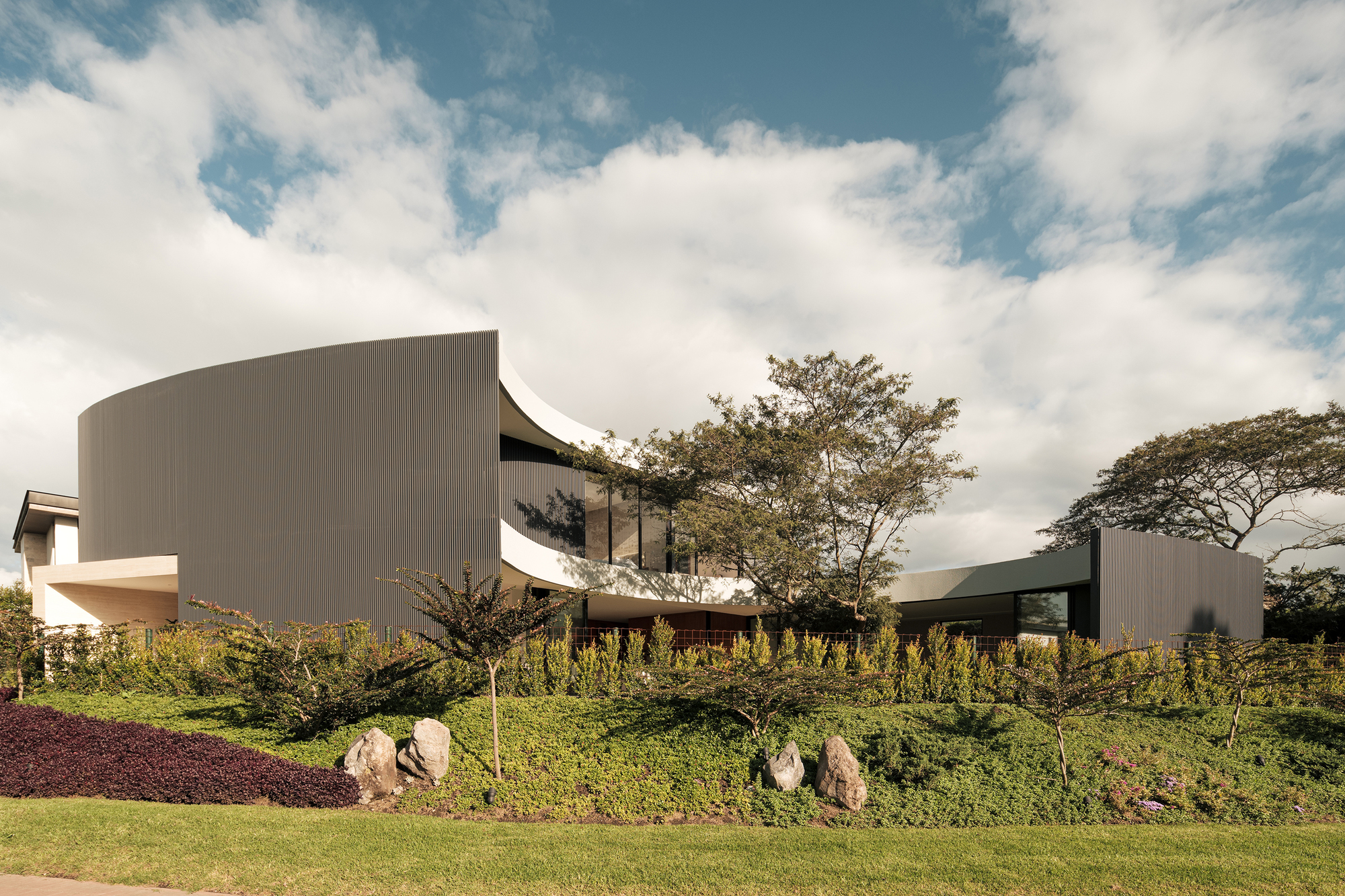 Riba House / Tec – EC mais alto