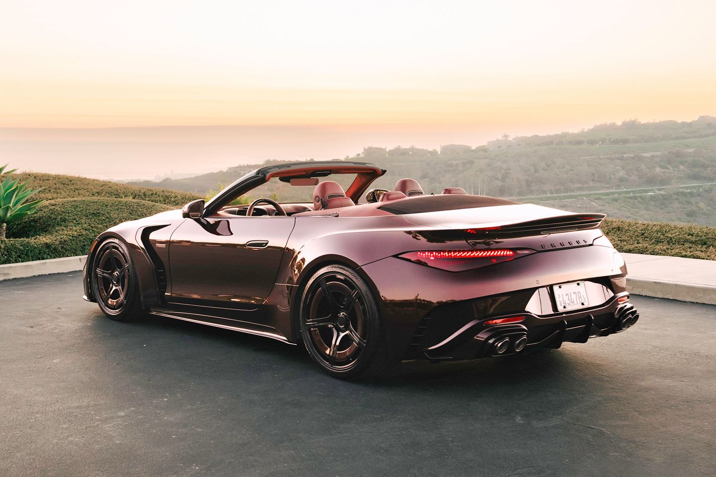 Brabus revela o foguete de 1000hp GTC ‘Red Deep Red’