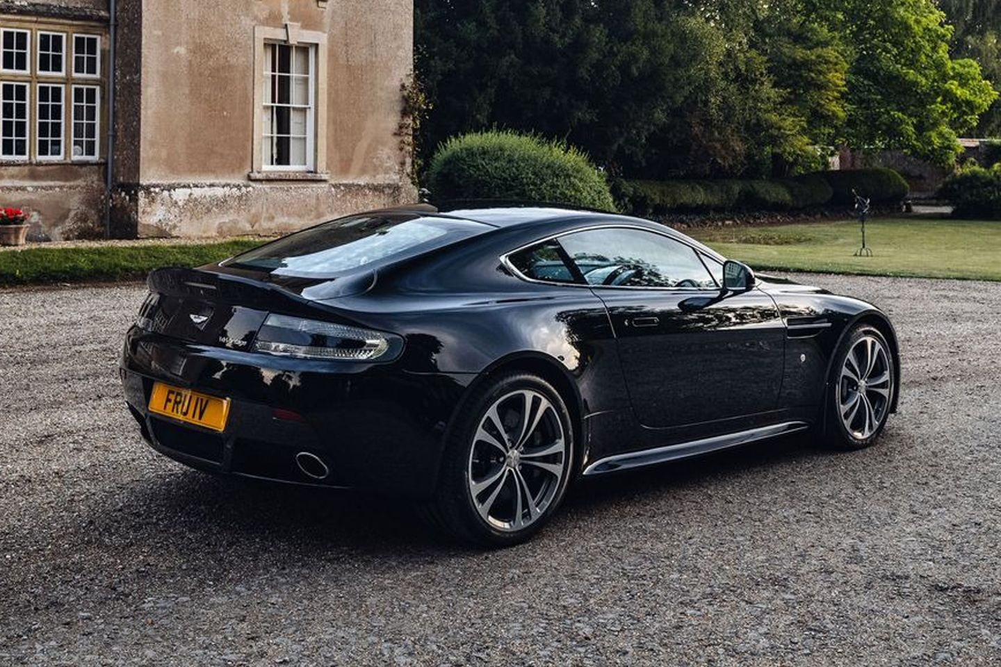 Aston Martin v12 Vantage | Bloco de leilão de pH