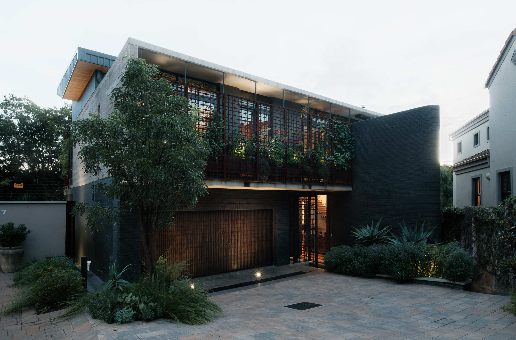 Estúdio de arquitetura noirhaus / konsep