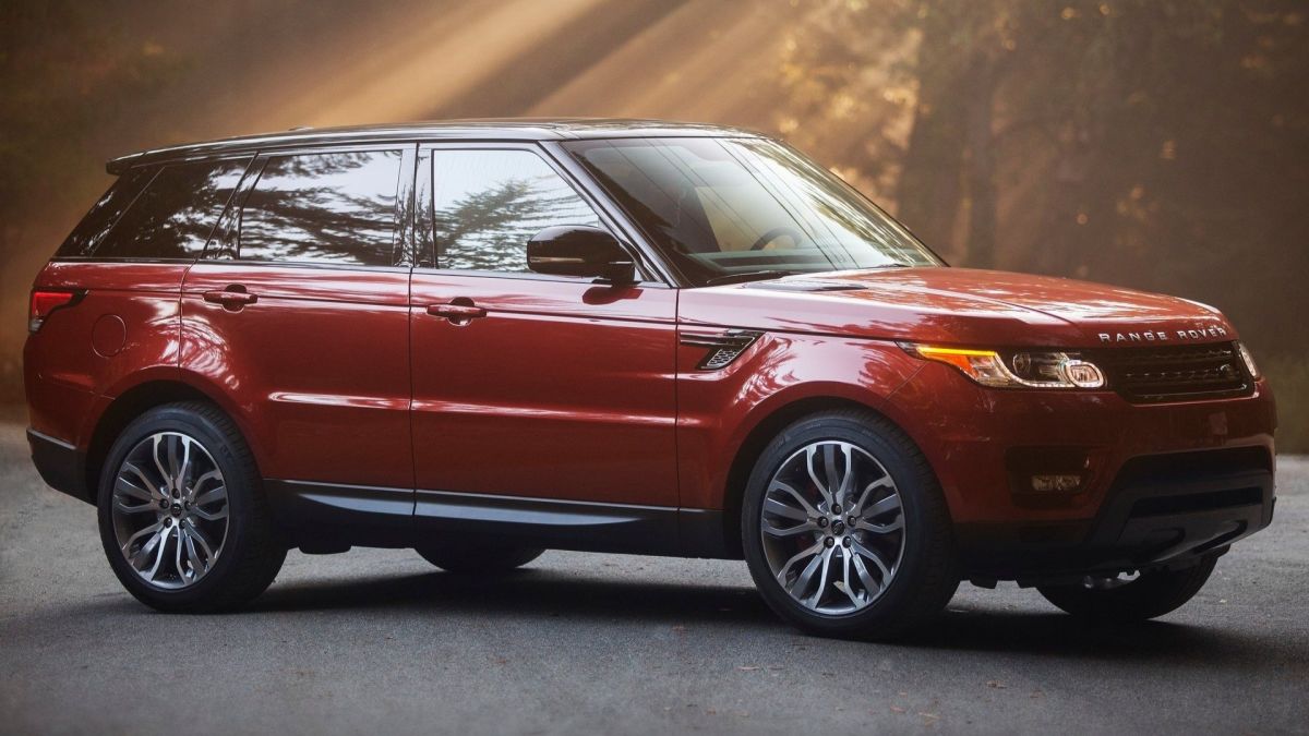 Mais de 121.000 Range Rovers recordados para defeito de suspensão que poderia causar acidentes