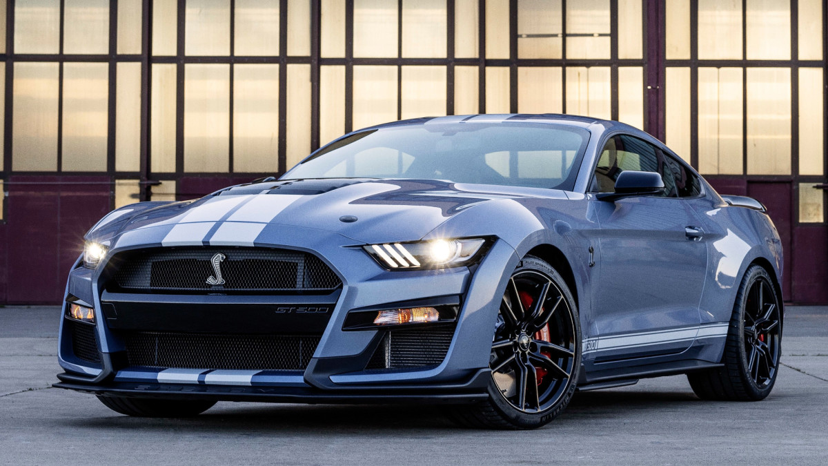 A próxima geração Ford Mustang protege seu futuro com o GT500 Revival e V8 Power