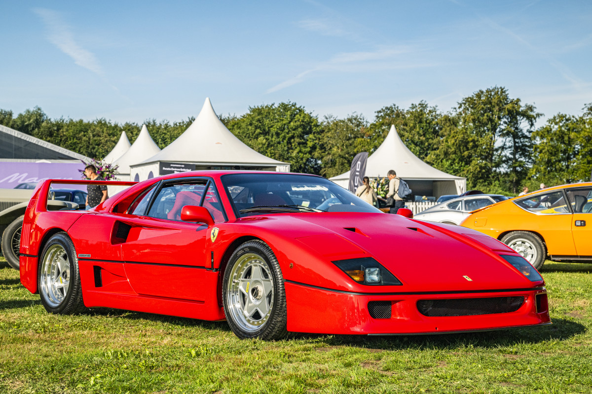 Um homem da Flórida negociou em uma Ferrari F40 por um Granadeiro Ineos e um enorme cheque