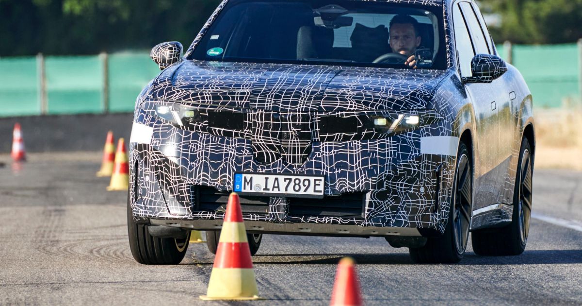 BMW e Mercedes-Benz Set Dueling Electric SUV revela
