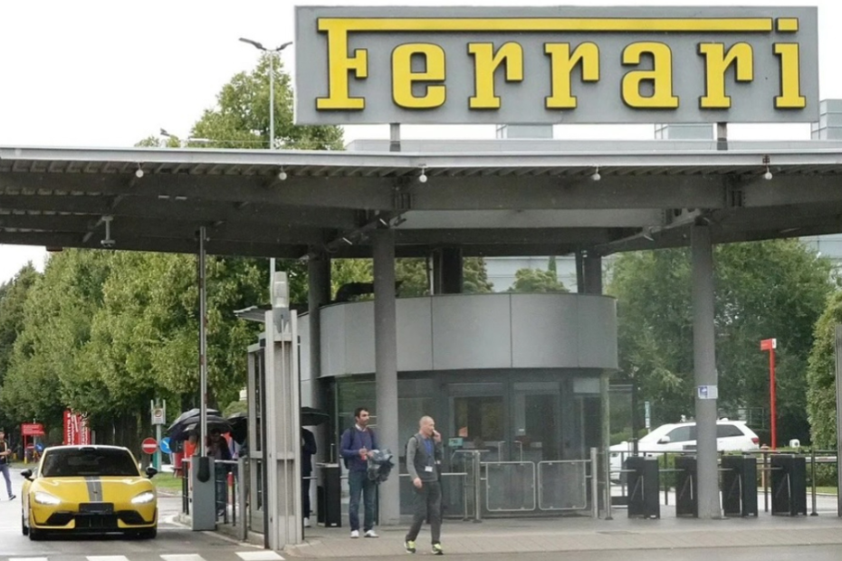 O primeiro EV da Ferrari pode ser comparado contra um super sedan chinês