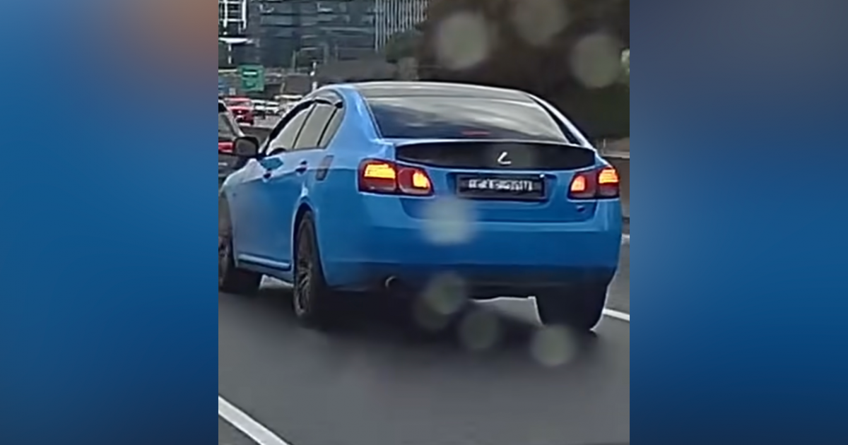 Truque de evasão de pedágio do proprietário da Lexus