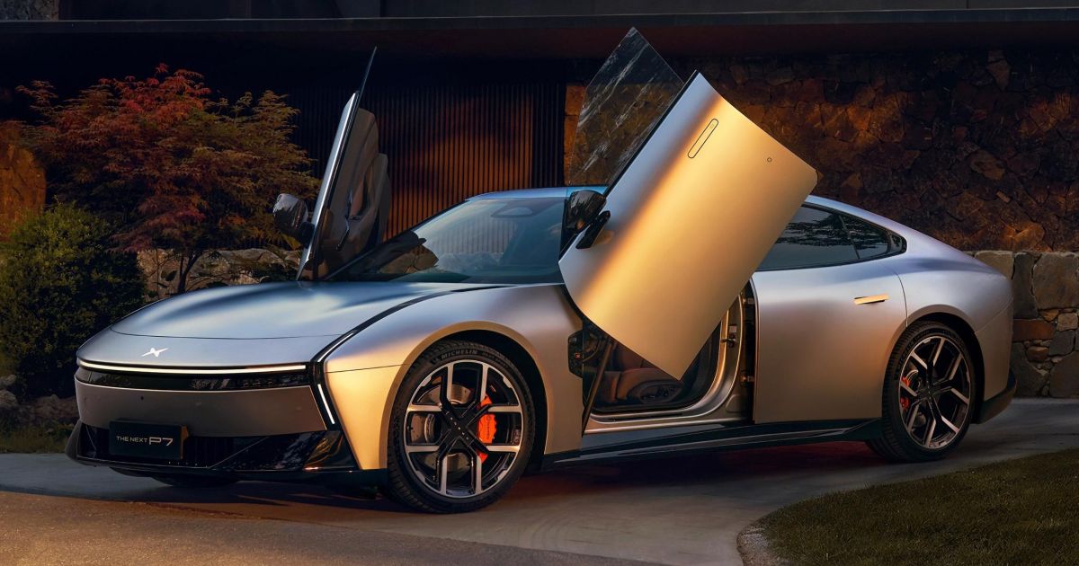 A solução fofa para a raiva da estrada: XPeng P7 permite que você jogue emojis em outros motoristas