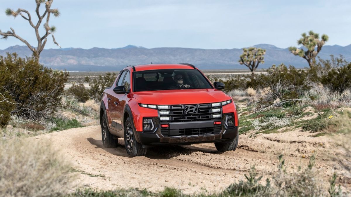 Caminhões Hyundai Santa Cruz presos na fronteira