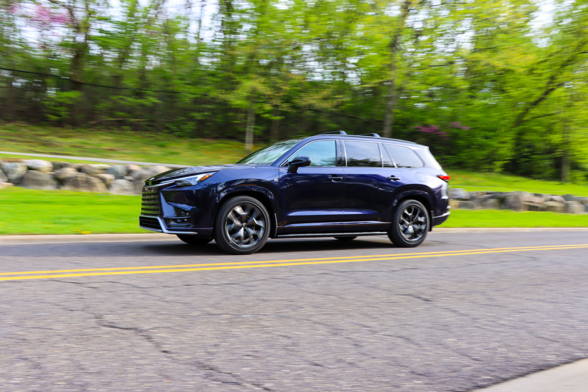 Lexus eleva os preços em um de seus híbridos populares