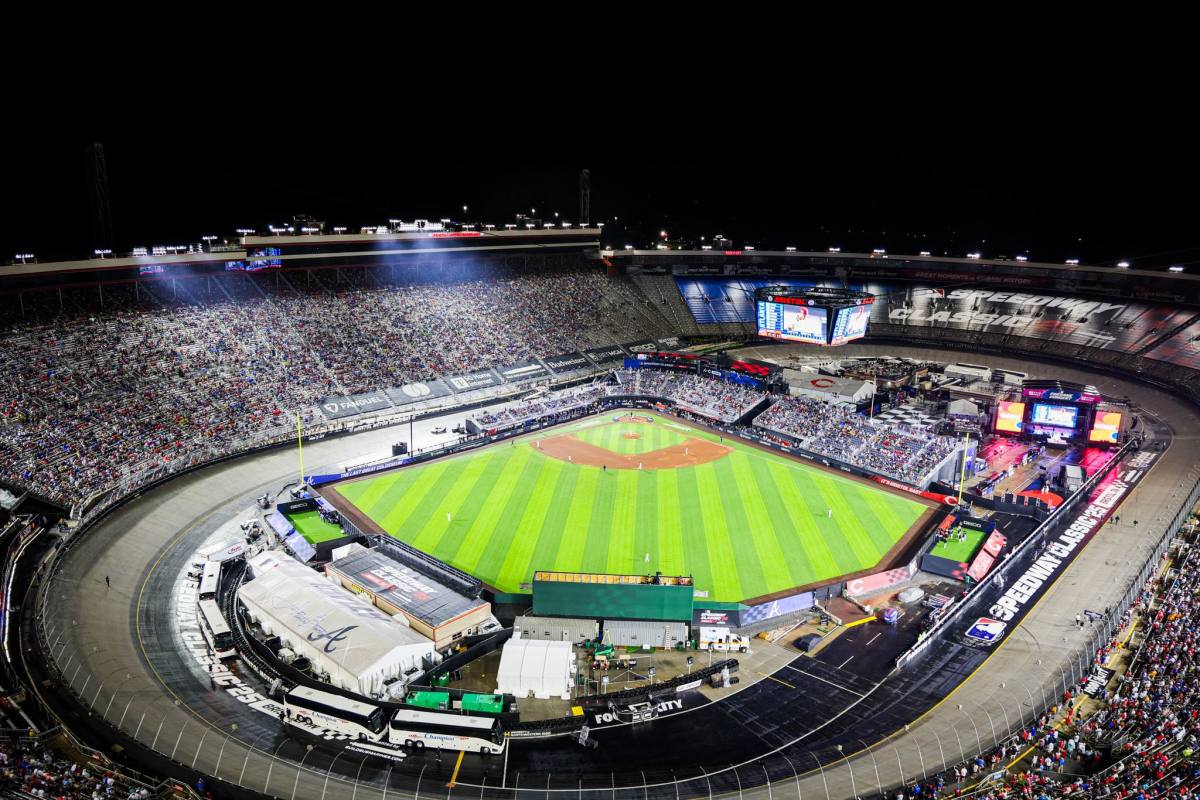 Chevy atinge o home run no jogo MLB dentro de Bristol Speedway