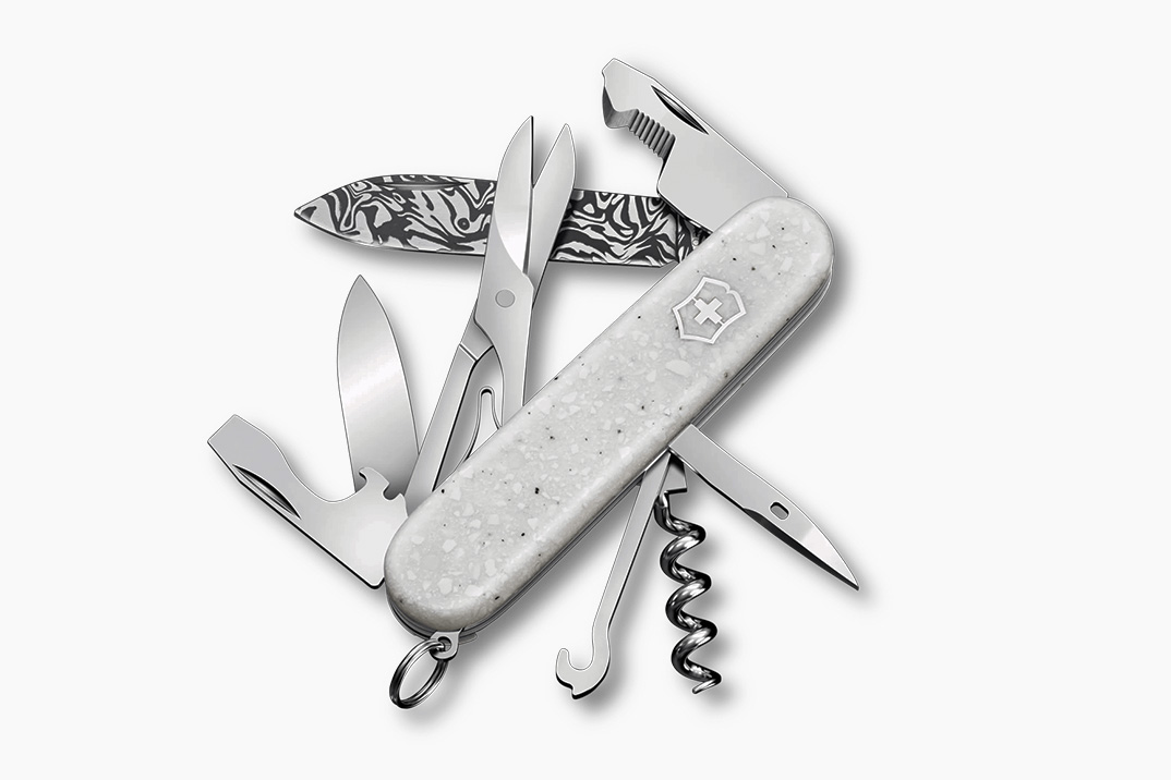 Victorinox dá uma volta luxuosa na faca do exército suíço com a edição limitada de 2025 Damast