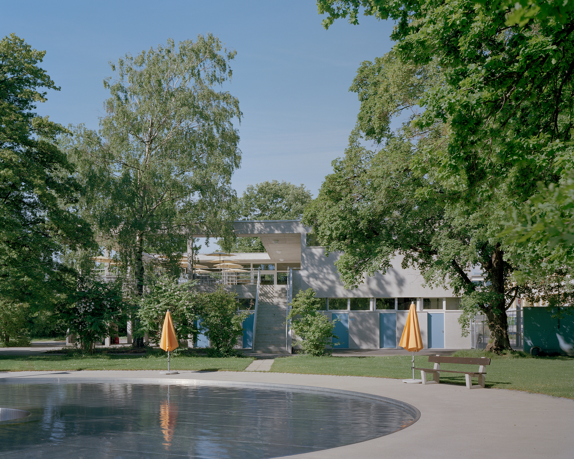 Restaurante / Met Architects de Bachgraben Piscan Pool Architects