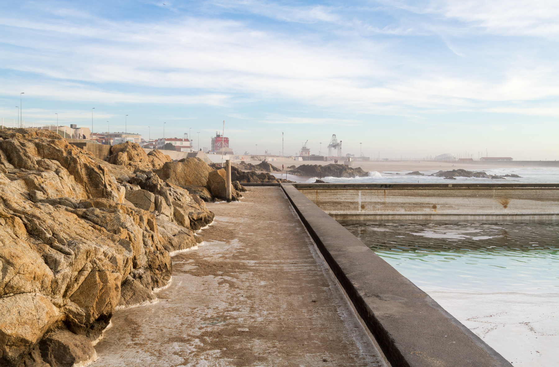 Entre matéria e gesto, arquiteturas que pensam nos detalhes