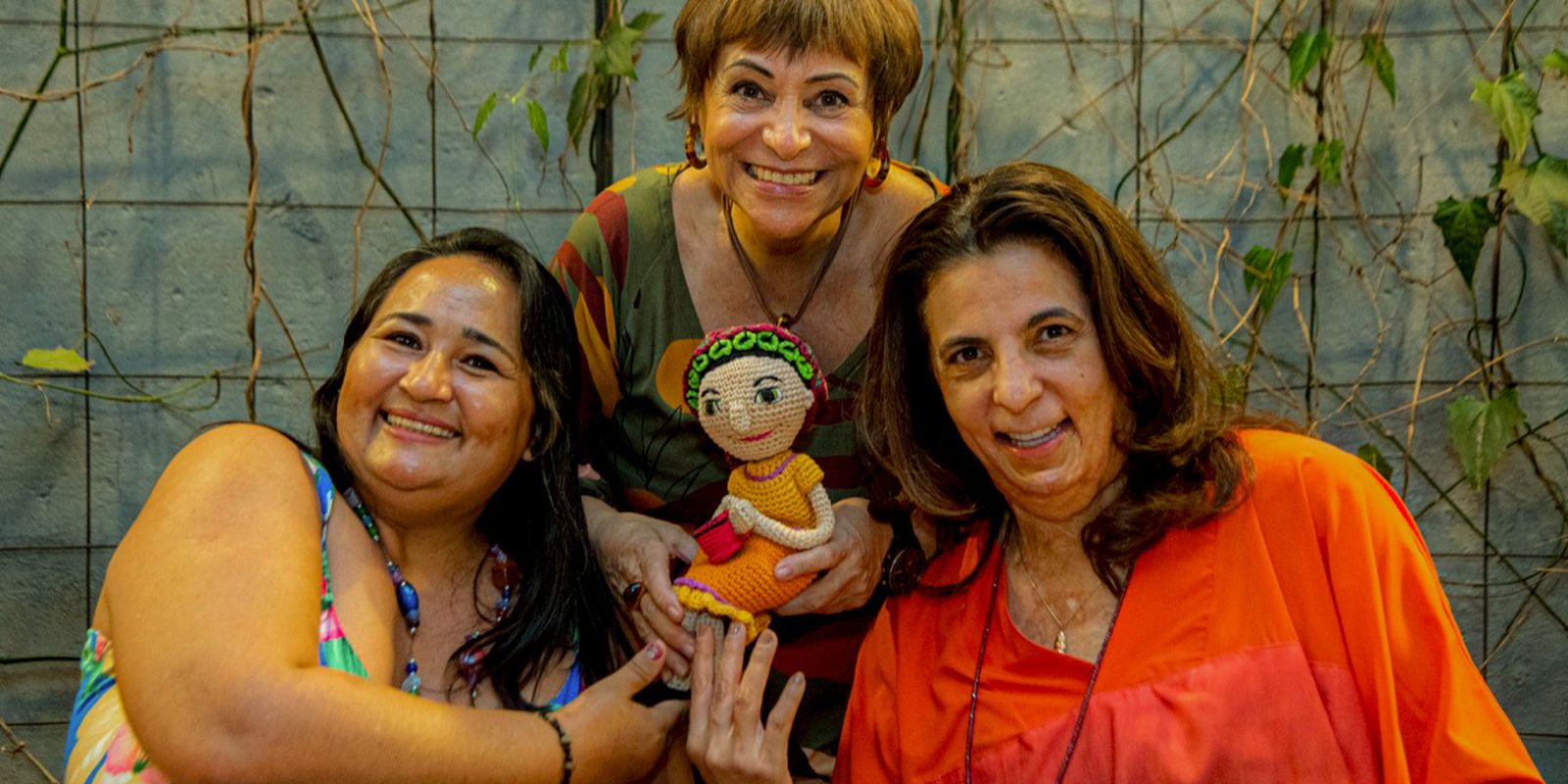 Viva Maria apresenta a embaixadora do 3º FLIPARACATU