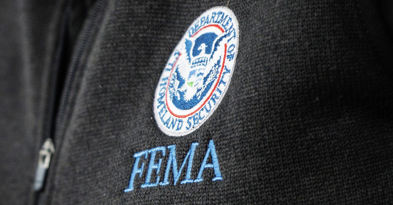 Combater o extremismo violento doméstico não é mais uma prioridade da FEMA