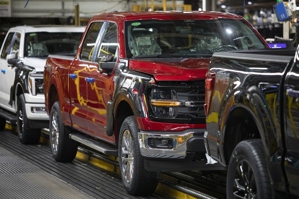 Trump diz o Japão para importar grandes caminhões Ford F-150