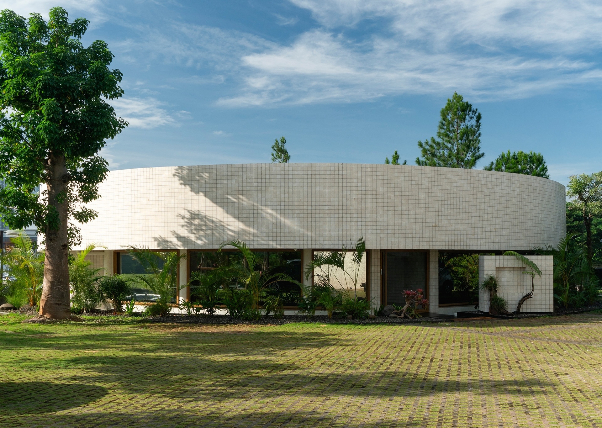 Hygge Cafe / Dhanie & Sal