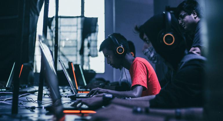 Manipulação de pensamentos por meio da tecnologia é tema de resolução na ONU