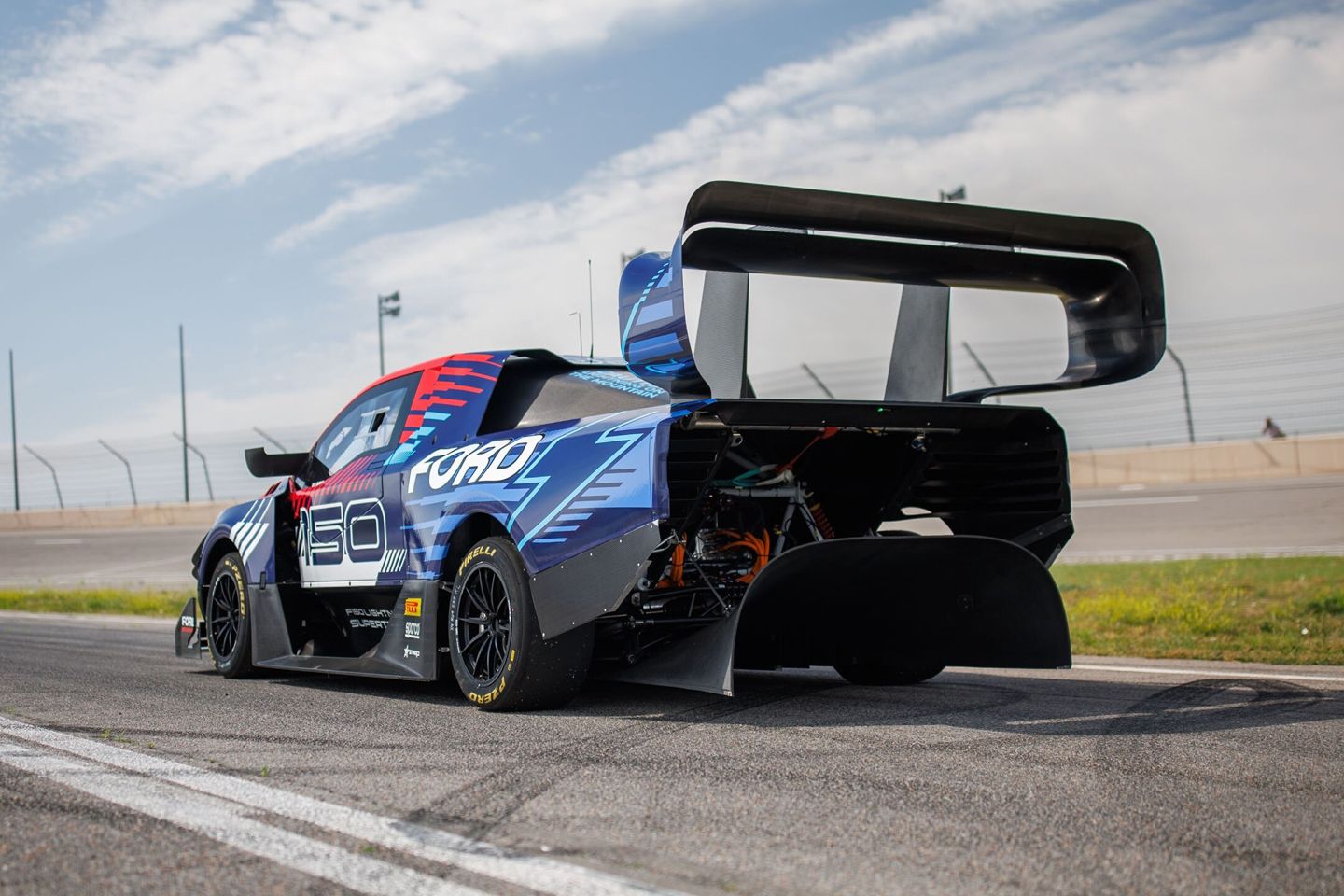 Ford Supertruck deita a volta do anel de GTD-Besting ‘