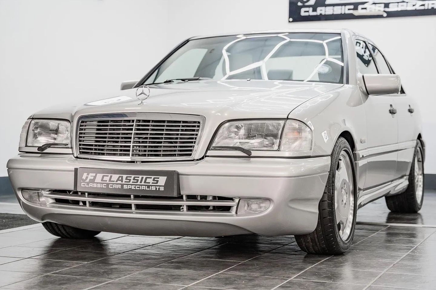 Mercedes C43 AMG | Identificado