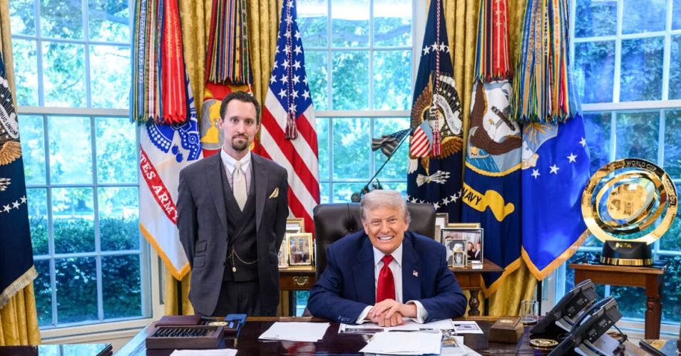 Uma conta usando o mesmo nome que a escolha do BLS de Trump postou teorias de conspiração vermelha