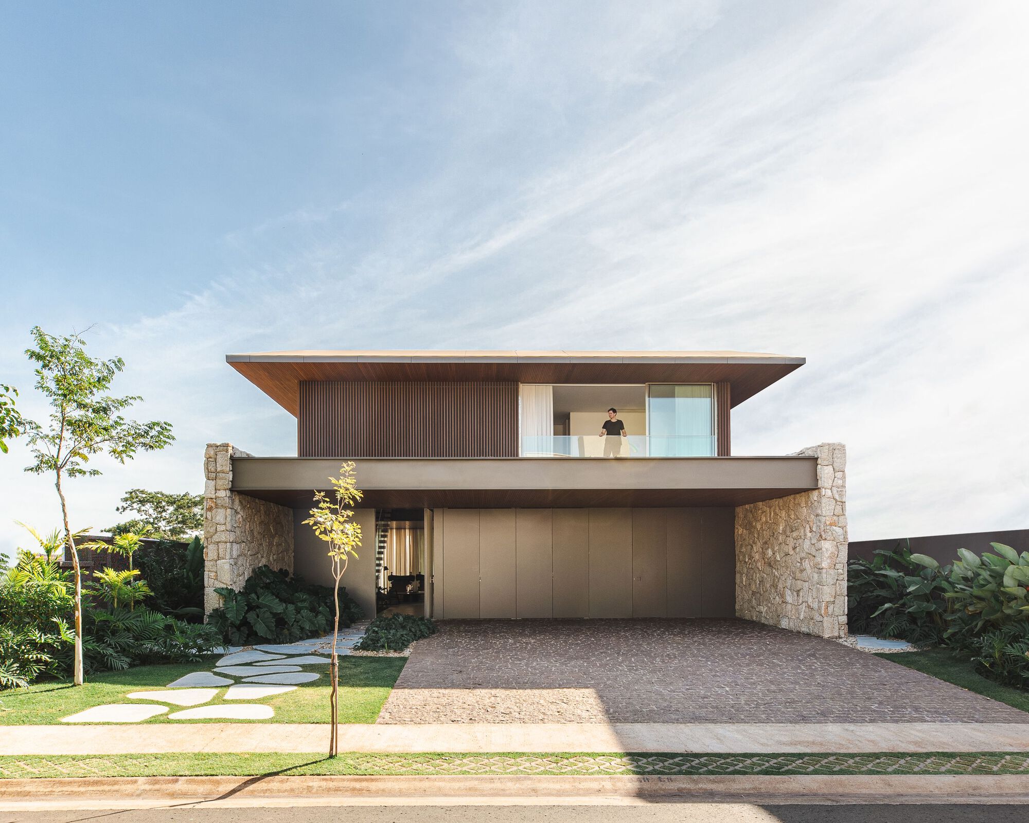 JF Residence / Kg Studio + Associates