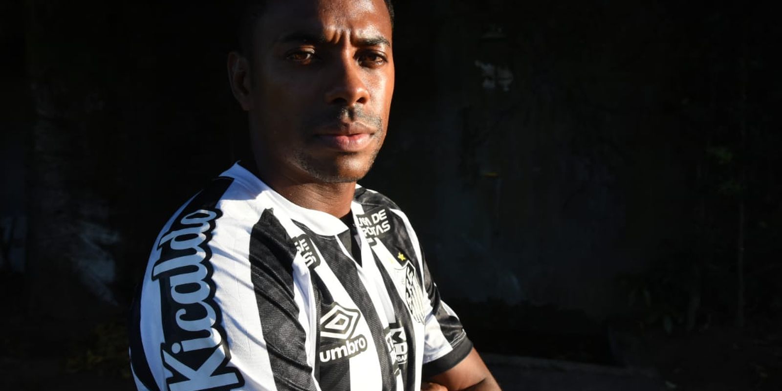 Maioria do STF mantém prisão do ex-jogador Robinho