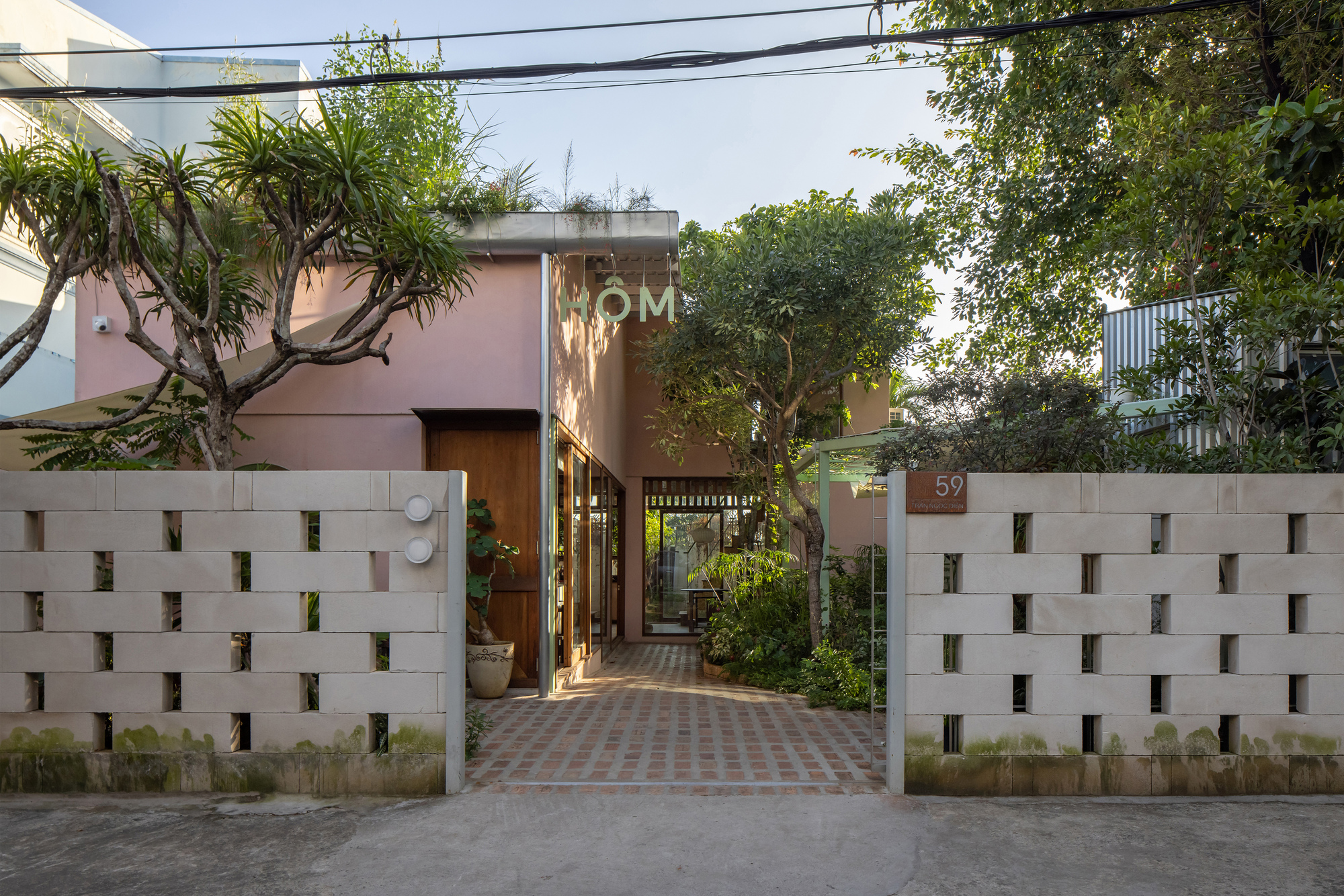 Escola Cafe Horn / Nhabe