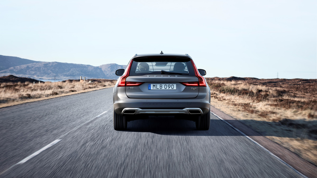 Outro vagão morde a poeira: a produção Volvo V90 para acabar