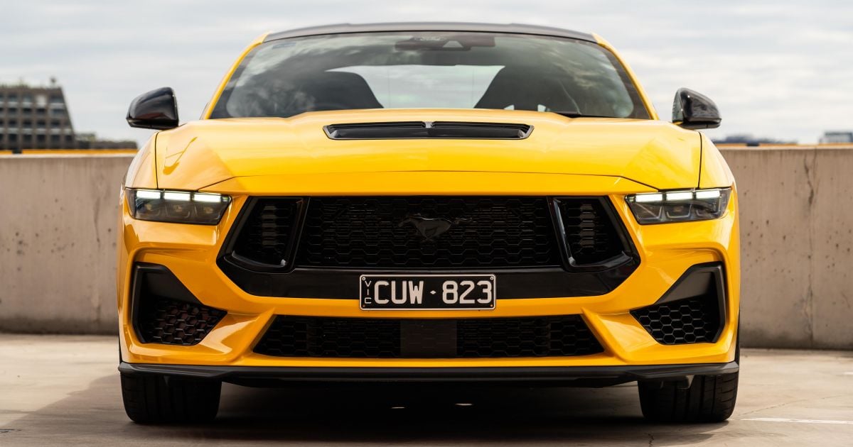 Ford Mustang e Mustang Mach-E lembraram