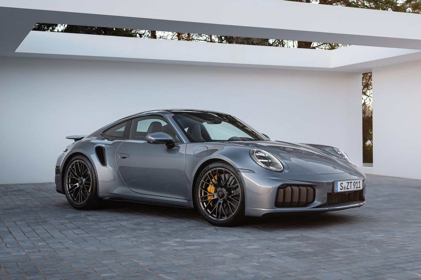 Novo Porsche 911 Turbo S chega com 711hp