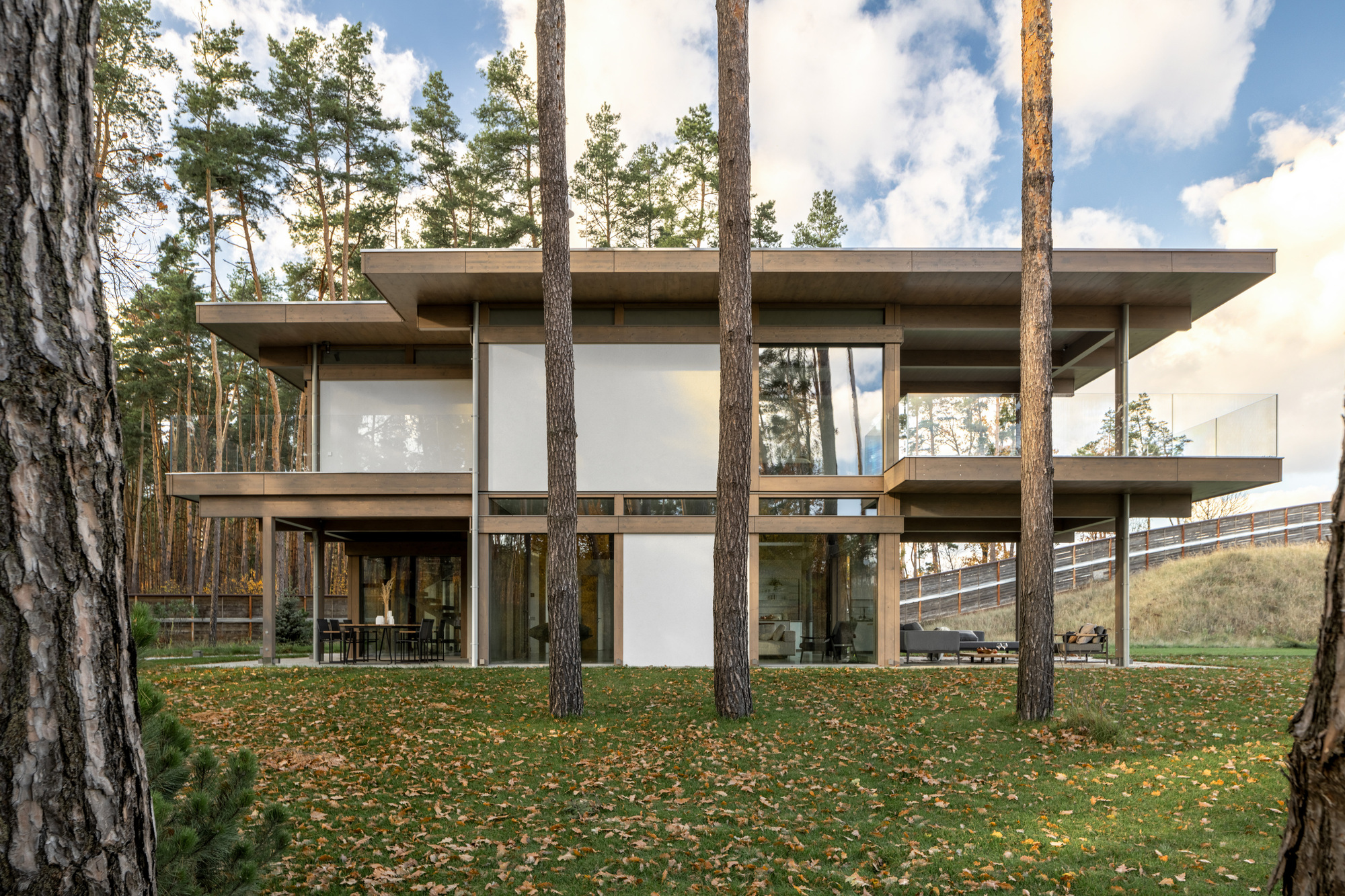 Florest House / Karlikova Architects