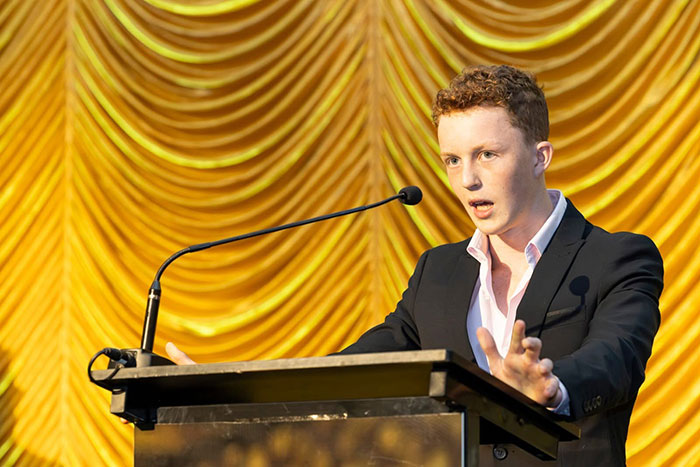 Hamish protege as honras do vice-campeão da AKC-KartsportNews