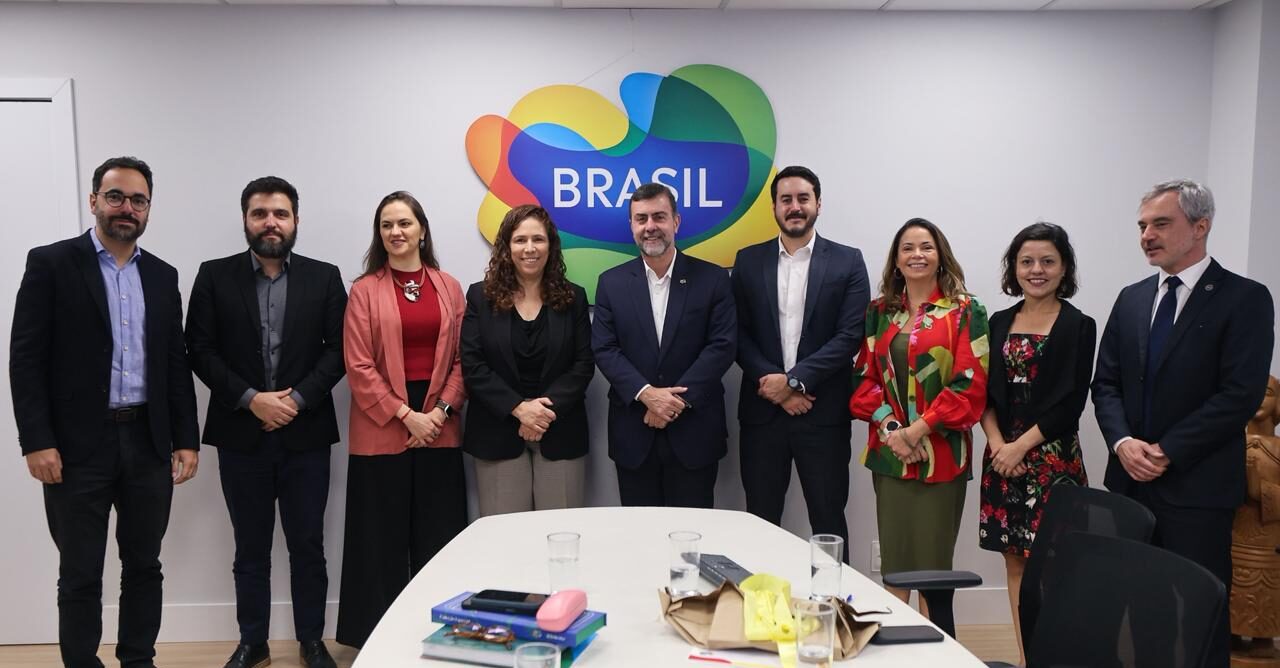 Embratur recebe ministra da Gestão e da Inovação em Serviços Públicos e apresenta avanços no trabalho da Agência