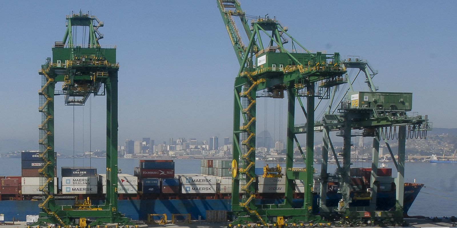 Economia brasileira cresceu 2,2% em 2025, aponta prévia da FGV