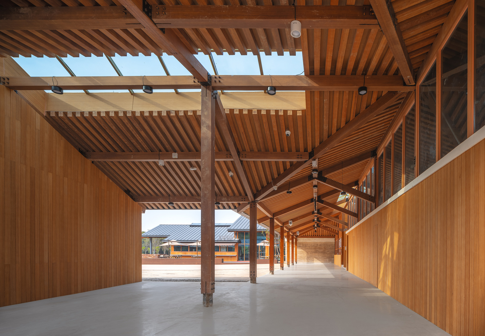 Instalações auxiliares na área cênica de caverna de Tangshan Man / Aeseu Technology and Art Studio