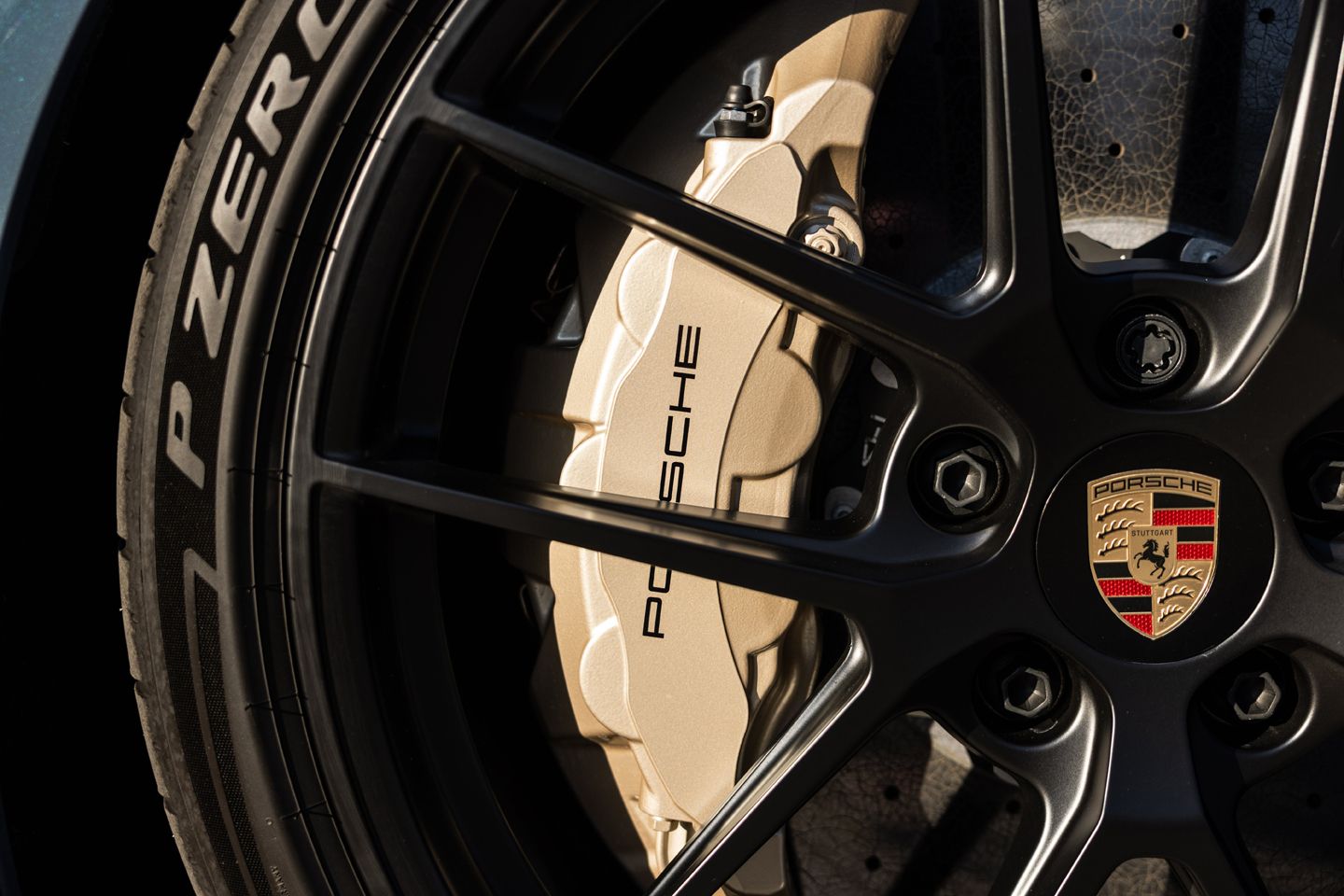 Porsche anuncia drástico EV Volte-Face