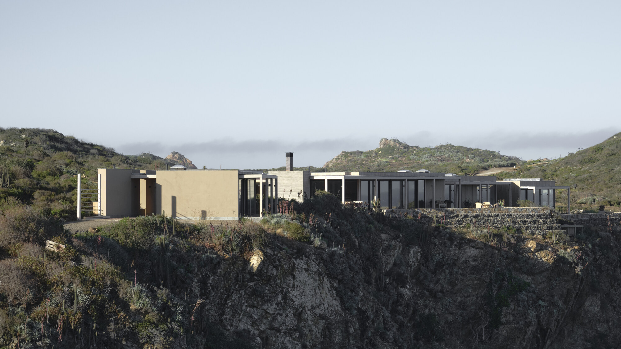 House JM / LOTE STUDIO + Ignacio Ferreira